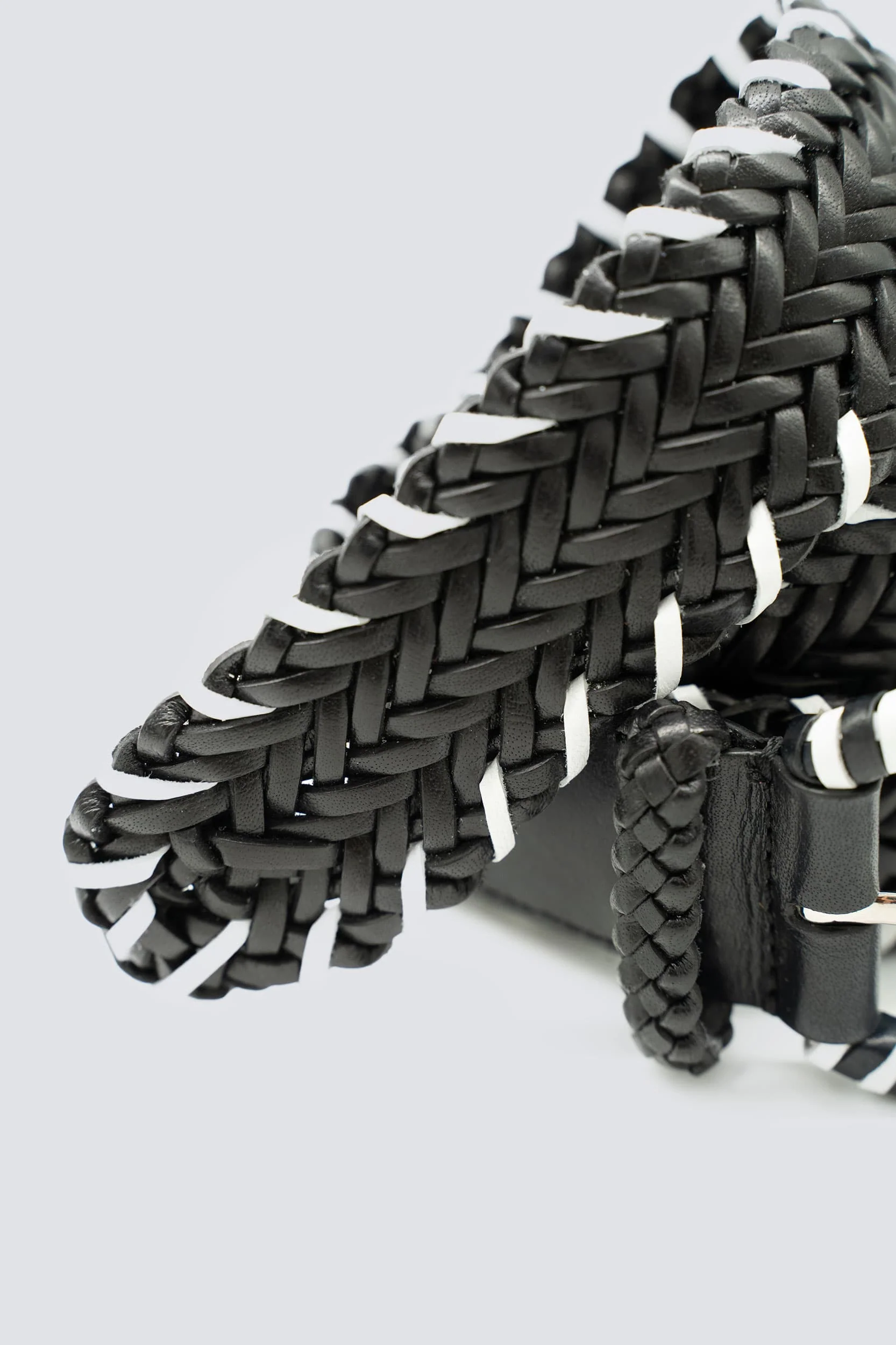 16 Ply Handwoven Belt Black/White - Image 3