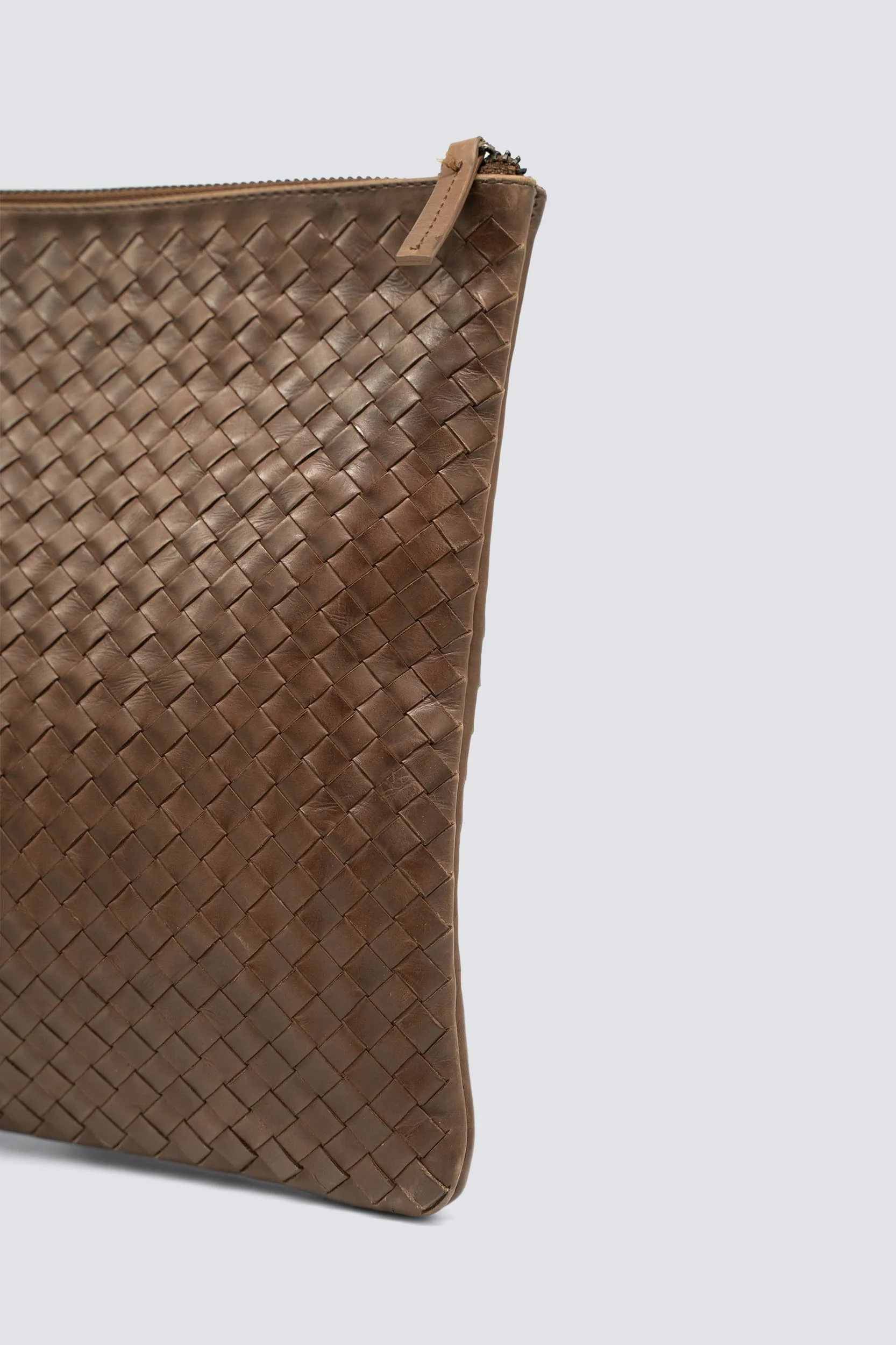 A4 Pochette Dark Brown - Image 4